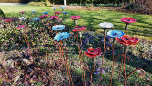 Agnes Avermaete - Klaproos met krul of blad (Flowerfield)(Ceramic, Metal)